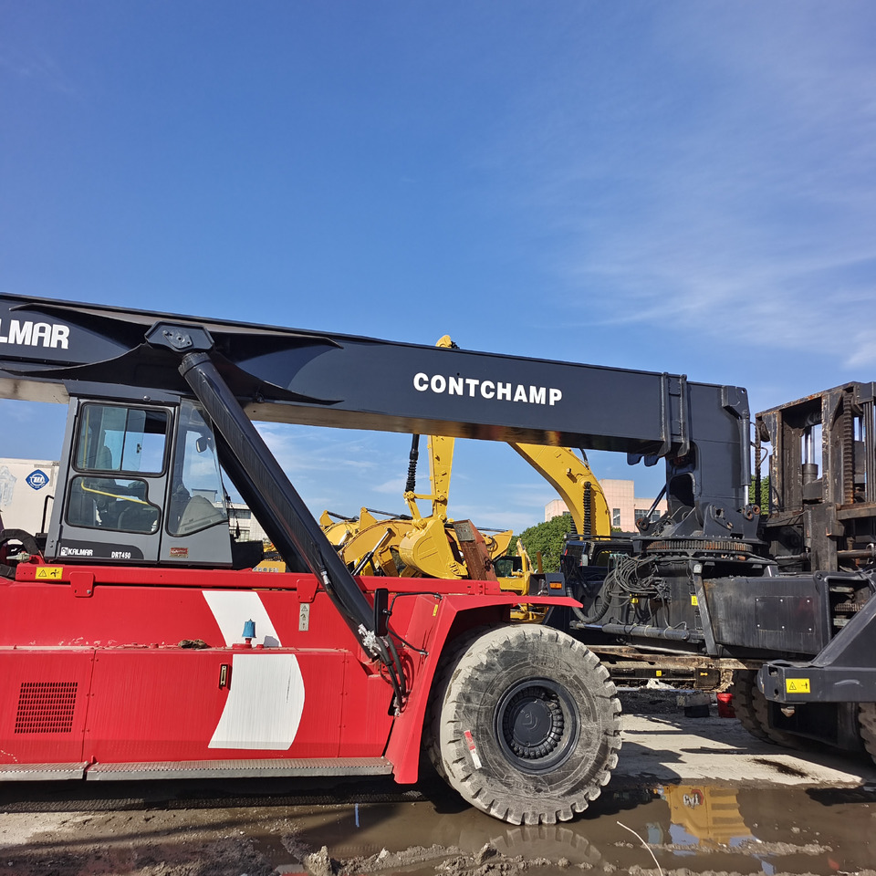 KALMAR DRT450 - Dizalica za kontejnere: slika 2 KALMAR DRT450 - Dizalica za kontejnere: slika 2