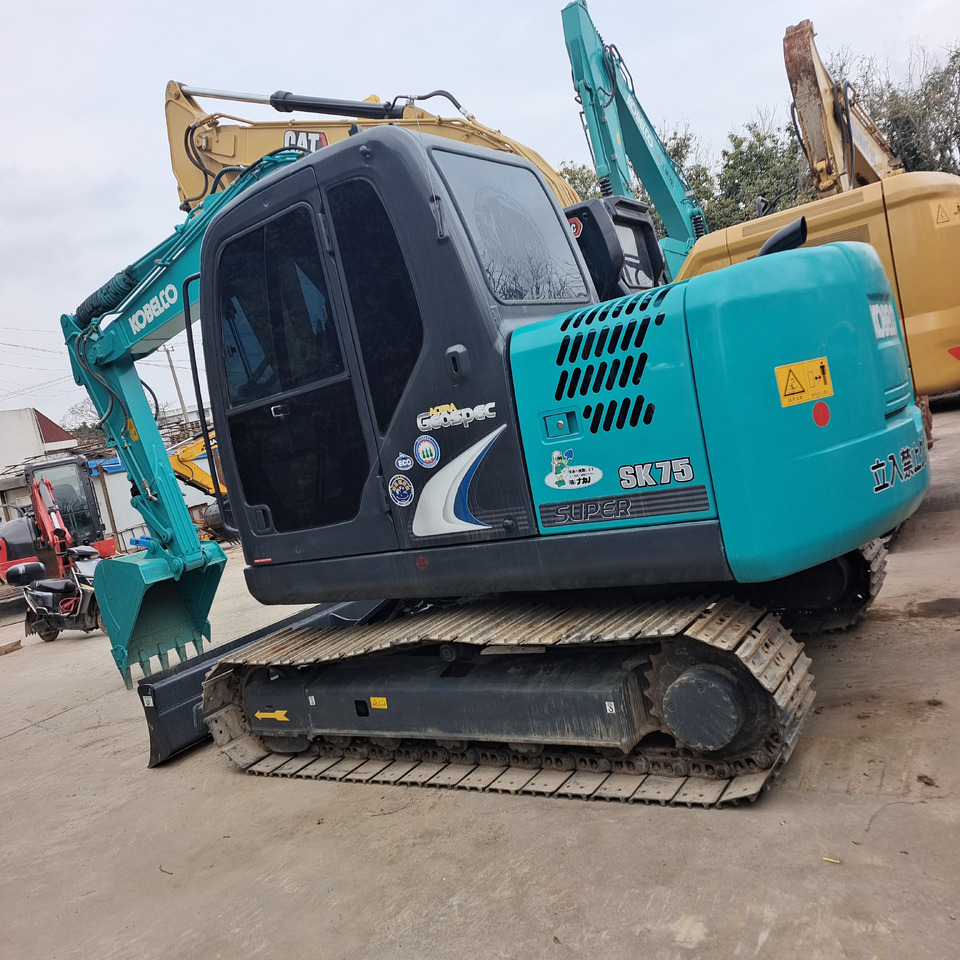 KOBELCO SK75 - Mini bager: slika 1 KOBELCO SK75 - Mini bager: slika 1