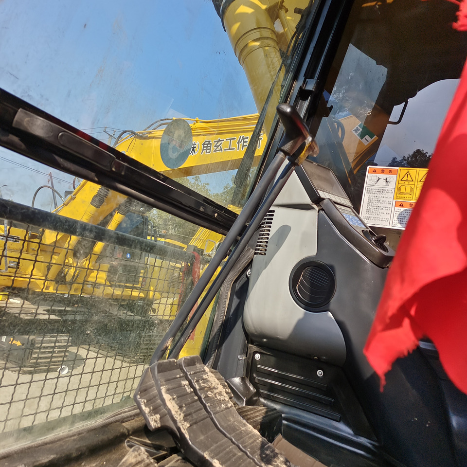 KOMATSU PC200-8 PC 200 - 8 - Bager guseničar: slika 5 KOMATSU PC200-8 PC 200 - 8 - Bager guseničar: slika 5