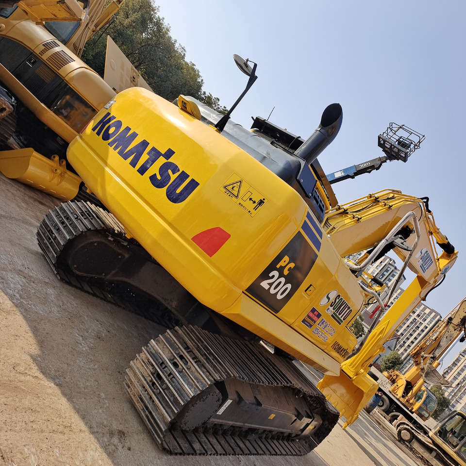 Bager guseničar KOMATSU PC200-8N1: slika 16