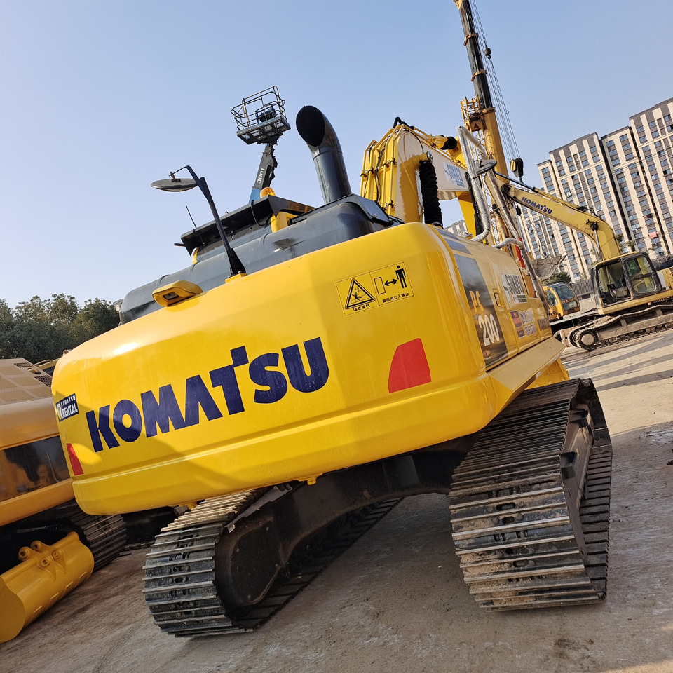 Bager guseničar KOMATSU PC200-8N1: slika 17