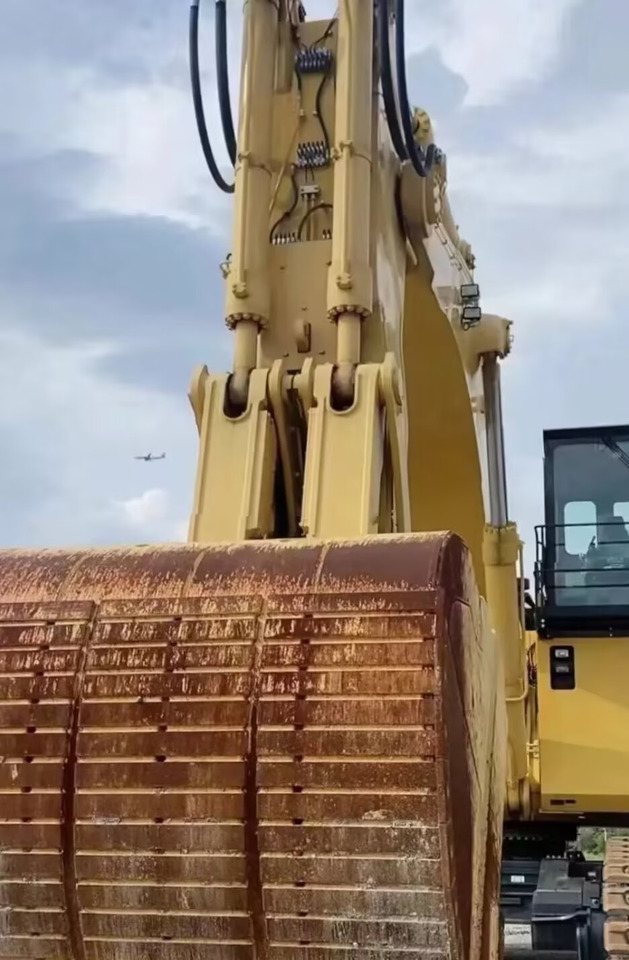 KOMATSU PC2000 MINING DIGGER - Rudarska mašina: slika 2 KOMATSU PC2000 MINING DIGGER - Rudarska mašina: slika 2