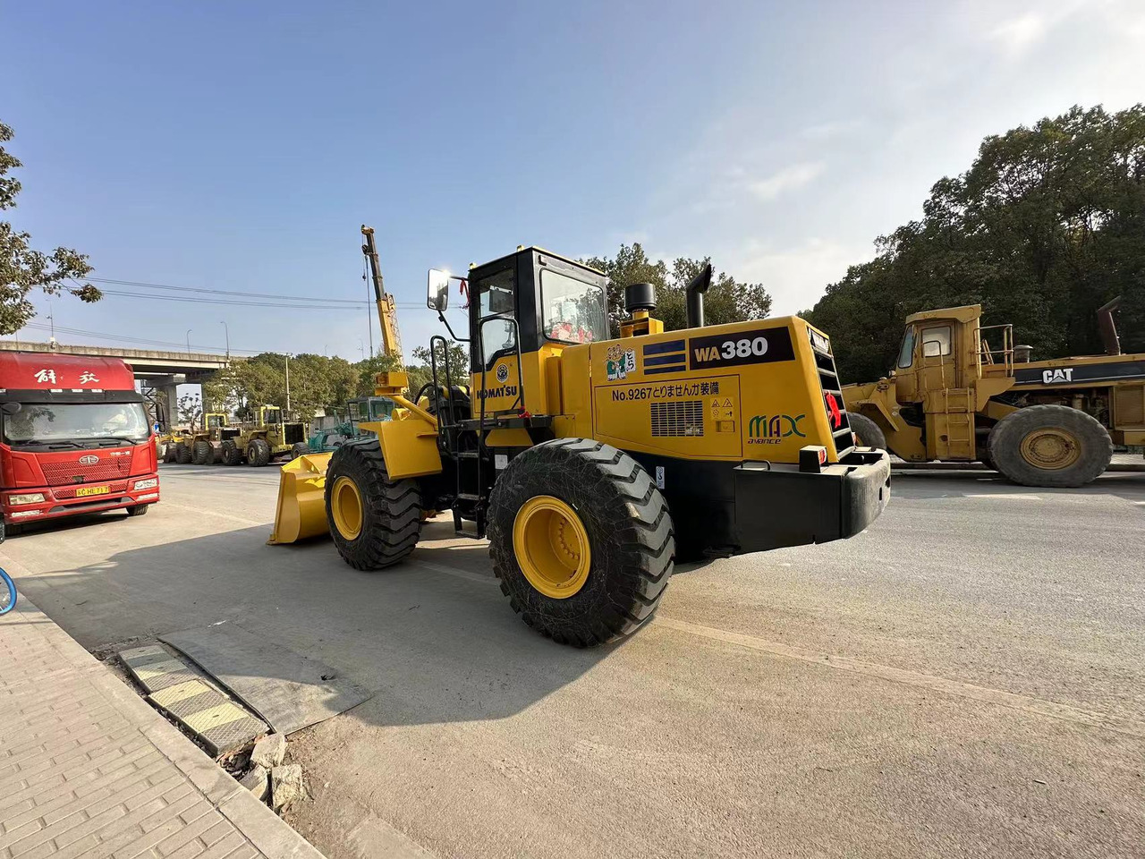 KOMATSU WA 380 - 3 - Utovarivač točkaš: slika 2 KOMATSU WA 380 - 3 - Utovarivač točkaš: slika 2