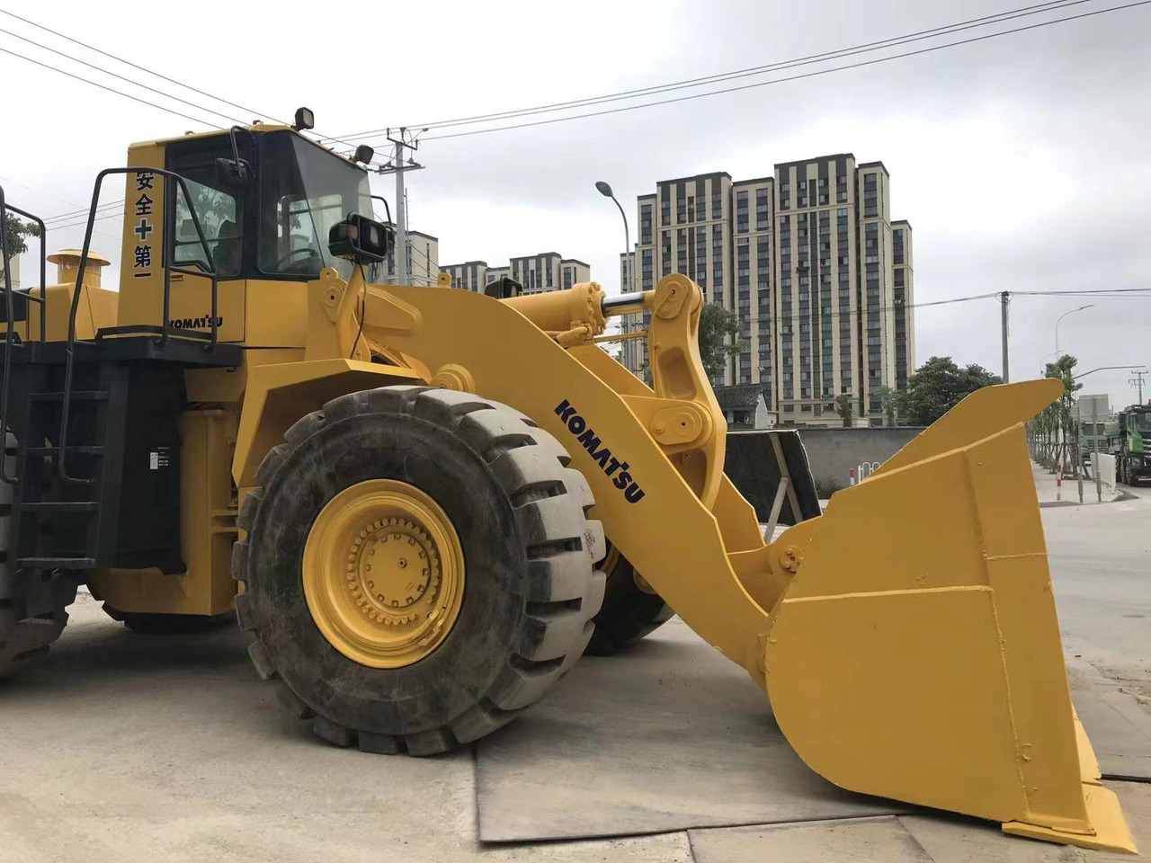 KOMATSU WA600-6 - Utovarivač točkaš: slika 4 KOMATSU WA600-6 - Utovarivač točkaš: slika 4