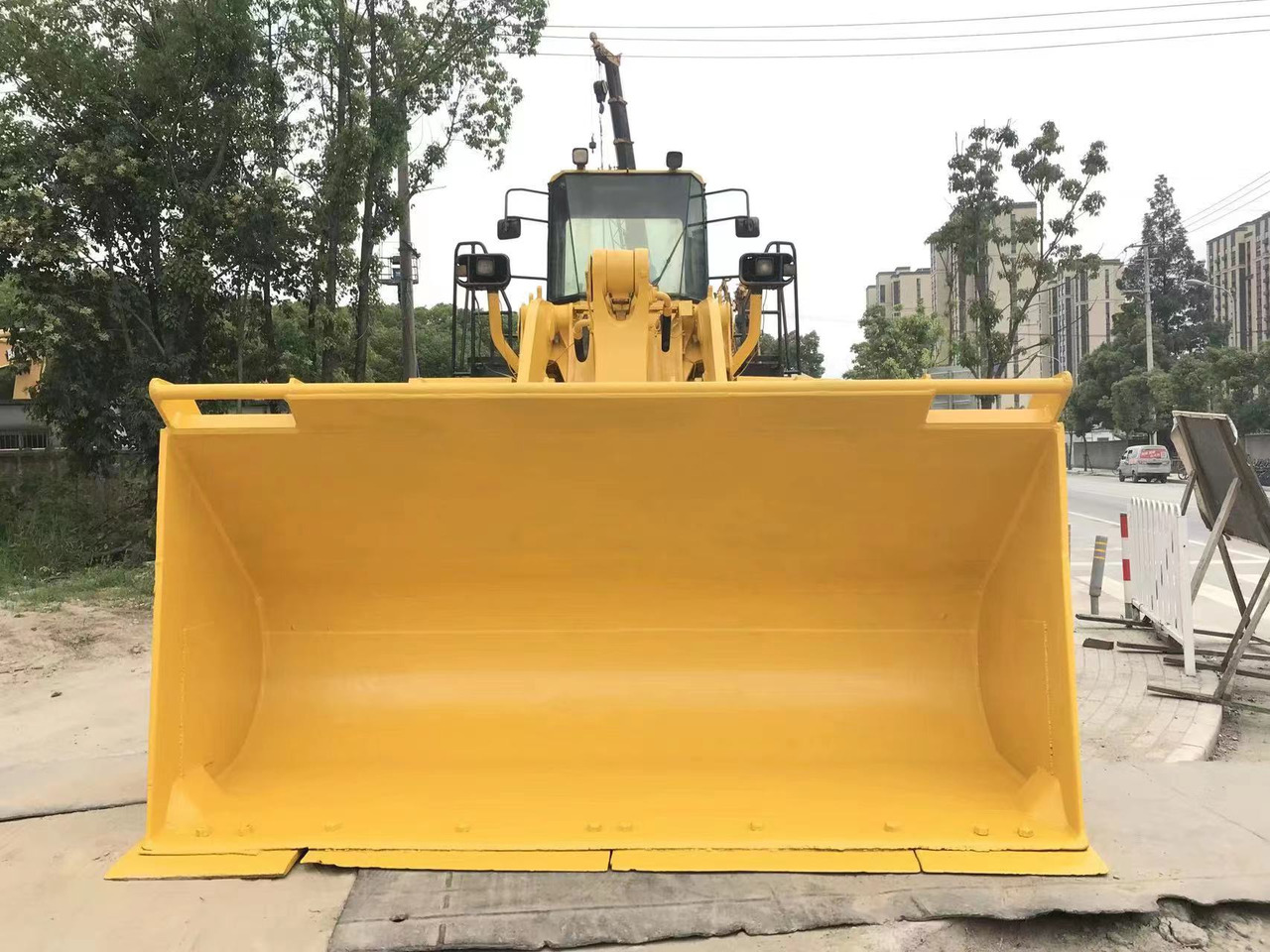 KOMATSU WA600-6 - Utovarivač točkaš: slika 5 KOMATSU WA600-6 - Utovarivač točkaš: slika 5