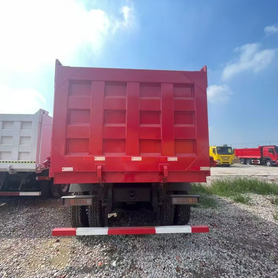 SHACMAN F3000 8*4 DUMP TRUCK - Istovarivač: slika 3 SHACMAN F3000 8*4 DUMP TRUCK - Istovarivač: slika 3