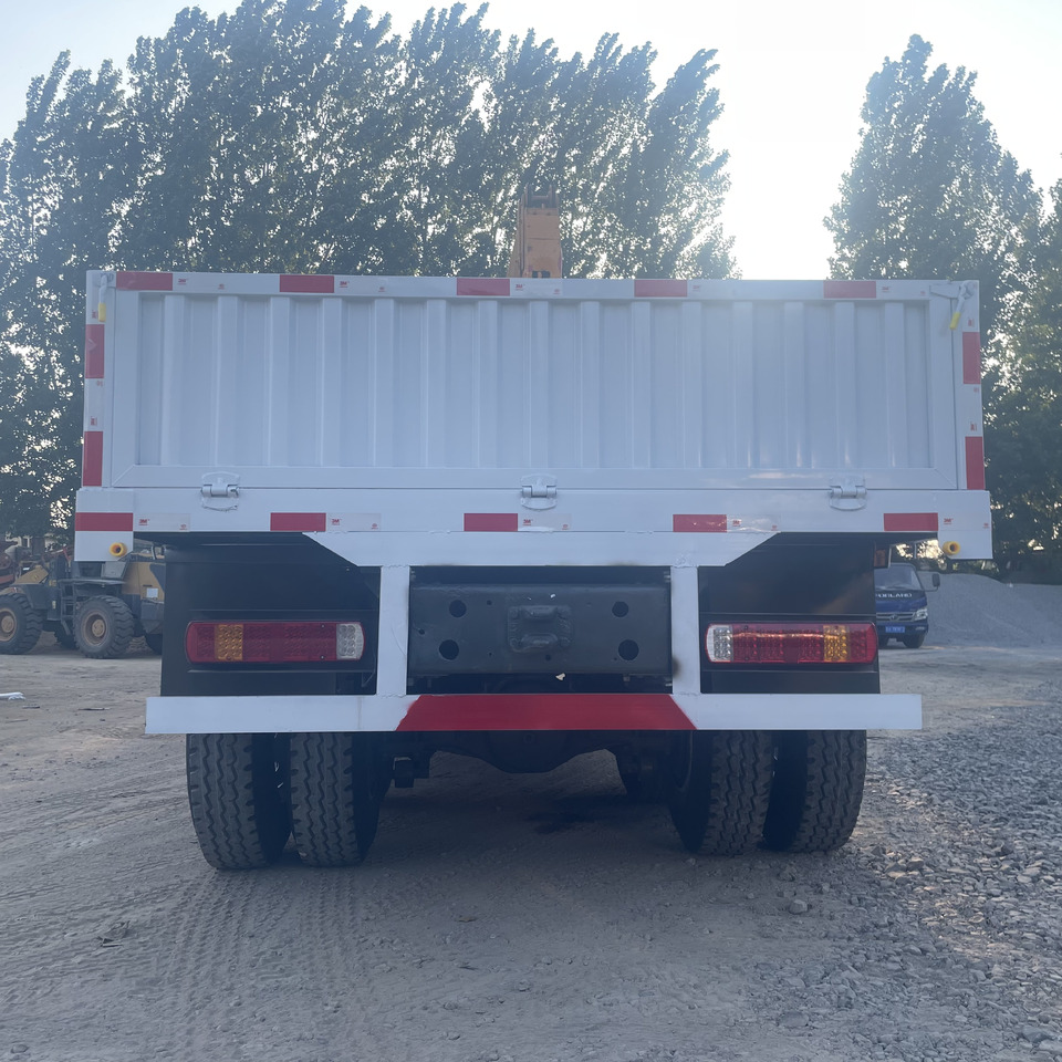 SINOTRUK HOWO 8 TON TRUCK MOUNTED CRANE - Kamion sa dizalicom: slika 4 SINOTRUK HOWO 8 TON TRUCK MOUNTED CRANE - Kamion sa dizalicom: slika 4
