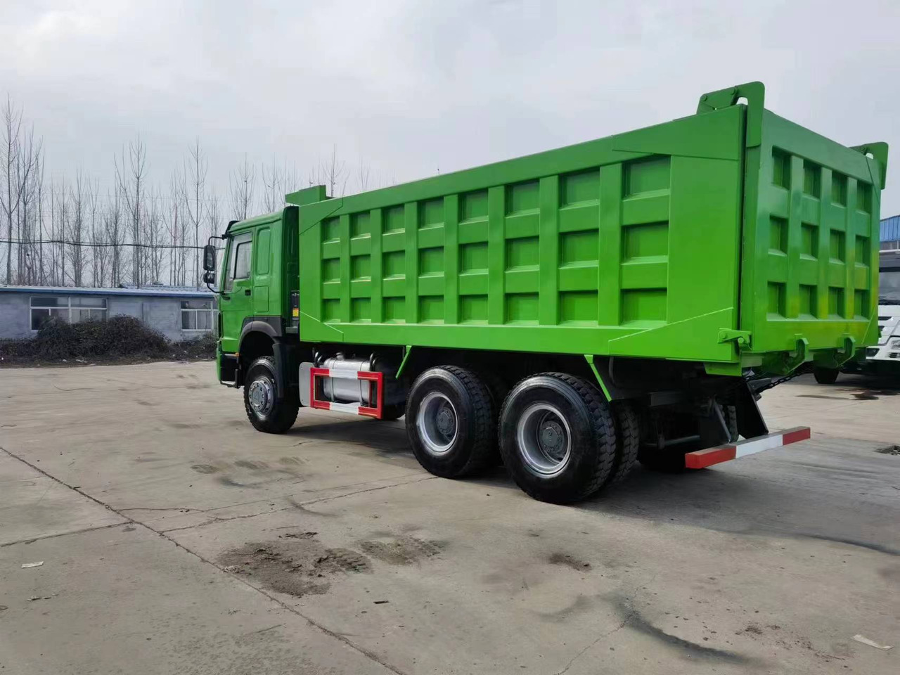 SINOTRUK HOWO DUMP TRUCK - Istovarivač: slika 5 SINOTRUK HOWO DUMP TRUCK - Istovarivač: slika 5
