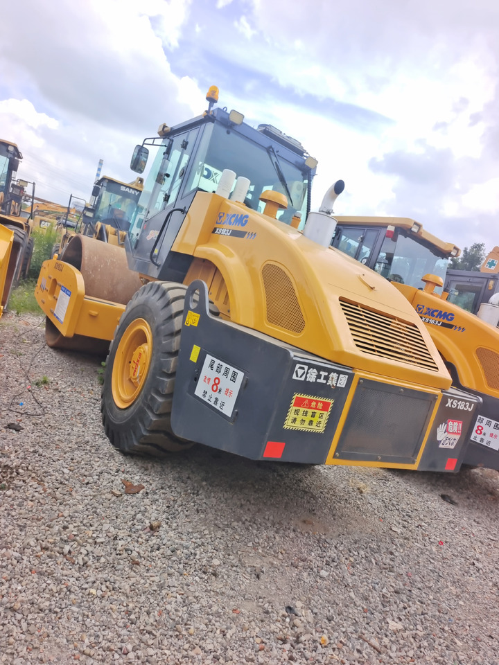 XCMG XS 183J 203J 223J 143J 163J 263J - Valjak za puteve: slika 2 XCMG XS 183J 203J 223J 143J 163J 263J - Valjak za puteve: slika 2