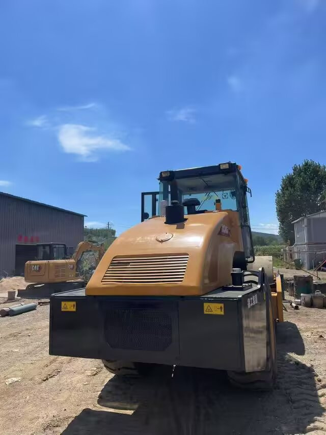 XCMG XS222J XS223J XS263J - Valjak za puteve: slika 5 XCMG XS222J XS223J XS263J - Valjak za puteve: slika 5