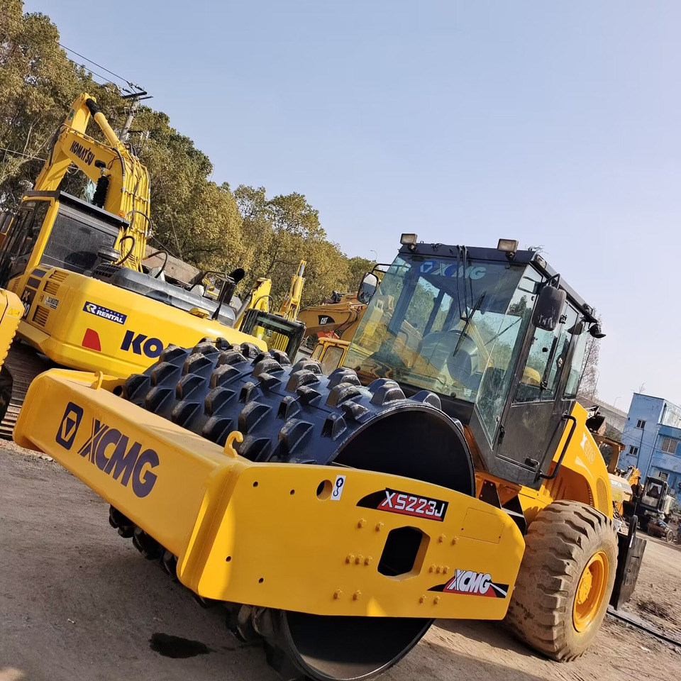 XCMG XS223J Goat Horn Vibratory Roller Compactor - Valjak za puteve: slika 1 XCMG XS223J Goat Horn Vibratory Roller Compactor - Valjak za puteve: slika 1