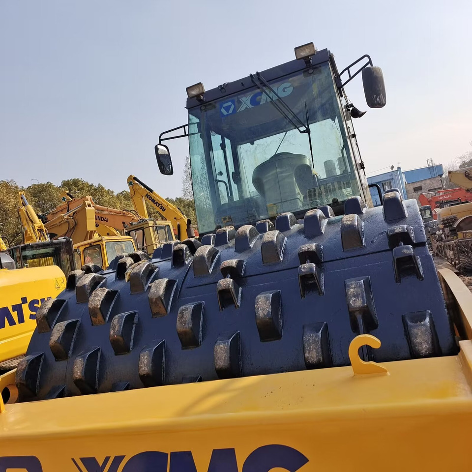 XCMG XS223J Tamping foot roller - Valjak za puteve: slika 1 XCMG XS223J Tamping foot roller - Valjak za puteve: slika 1