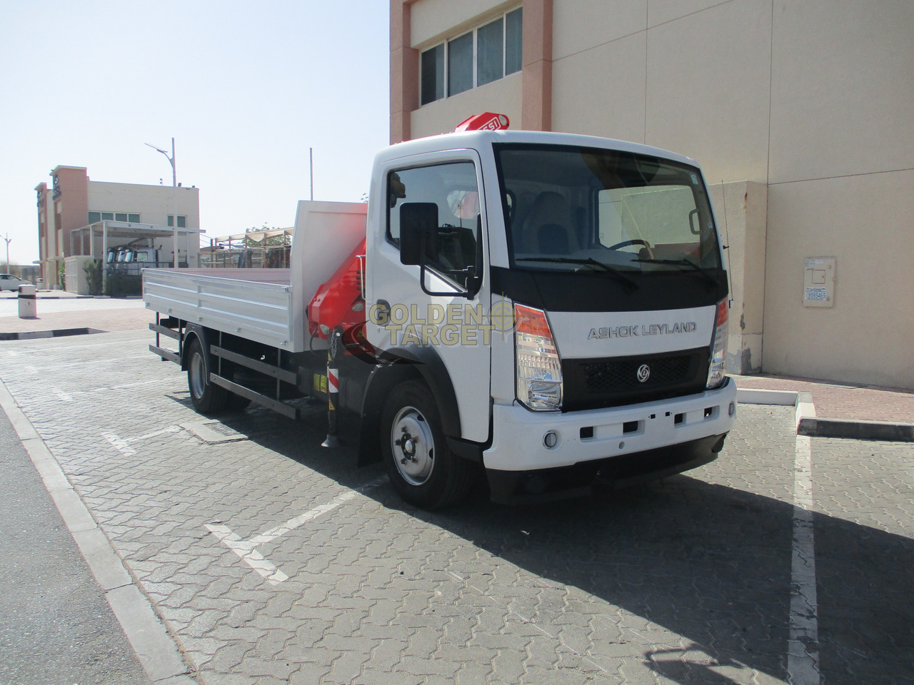 Ashok Leyland PARTNER LX 4x2 with Fassi F50A.022 Crane - Kamion sa dizalicom: slika 1 Ashok Leyland PARTNER LX 4x2 with Fassi F50A.022 Crane - Kamion sa dizalicom: slika 1