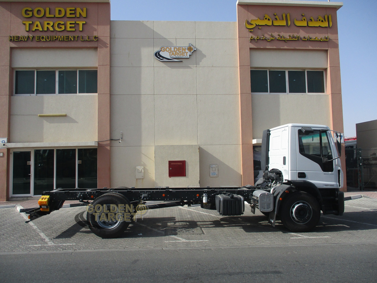 IVECO EUROCARGO 180E28 4x2 Chassis - Kamion sa golom šasijom i zatvorenom kabinom: slika 5 IVECO EUROCARGO 180E28 4x2 Chassis - Kamion sa golom šasijom i zatvorenom kabinom: slika 5