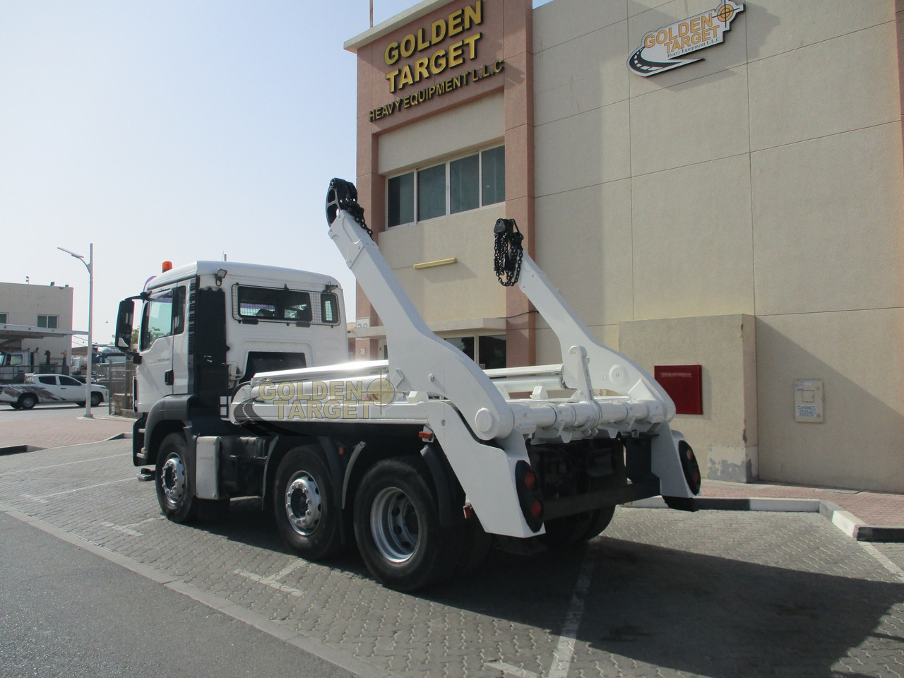 MAN TGS 26.360 6x2 Skip Loader - Kamion za utovaranje kontejnera: slika 4 MAN TGS 26.360 6x2 Skip Loader - Kamion za utovaranje kontejnera: slika 4