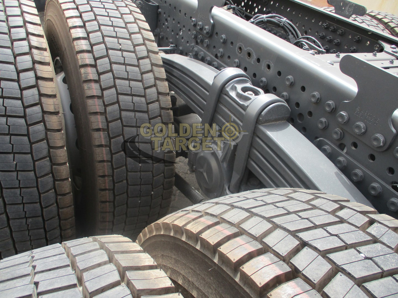 Kamion sa golom šasijom i zatvorenom kabinom novi MERCEDES-BENZ Arocs 3348 6x4 Chassis: slika 8