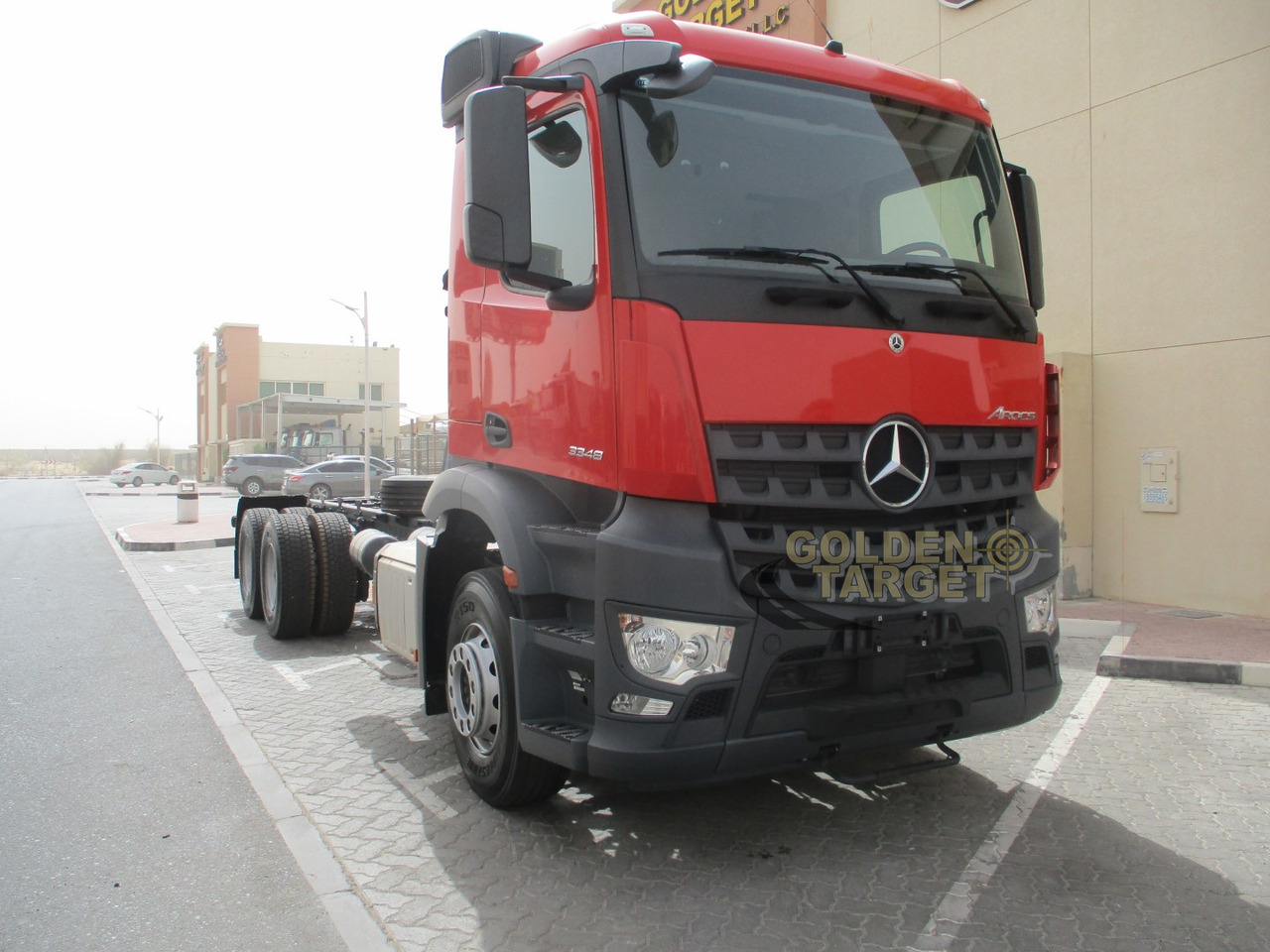 MERCEDES-BENZ Arocs 3348 6x4 Chassis - Kamion sa golom šasijom i zatvorenom kabinom: slika 1 MERCEDES-BENZ Arocs 3348 6x4 Chassis - Kamion sa golom šasijom i zatvorenom kabinom: slika 1