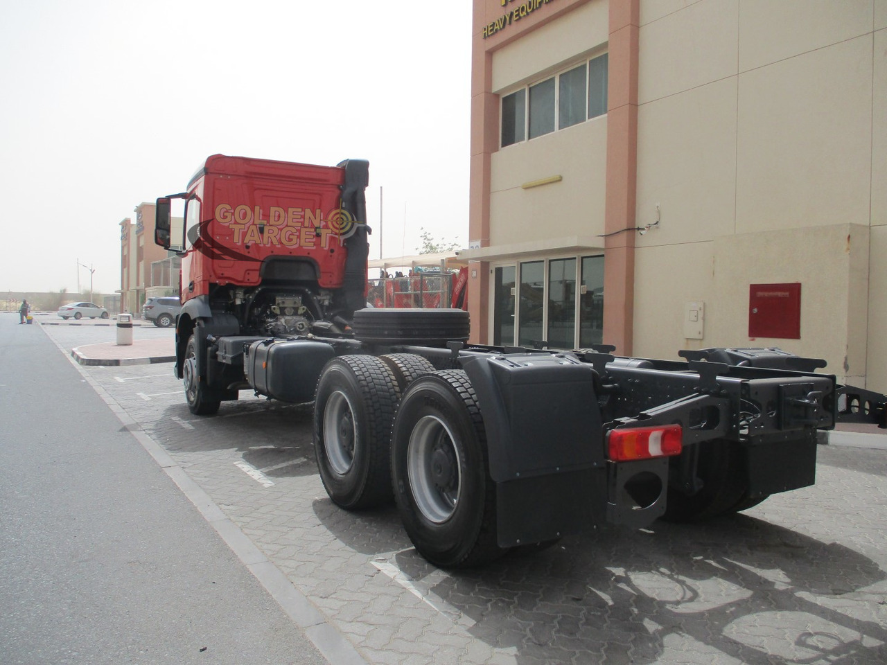 MERCEDES-BENZ Arocs 3348 6x4 Chassis - Kamion sa golom šasijom i zatvorenom kabinom: slika 4 MERCEDES-BENZ Arocs 3348 6x4 Chassis - Kamion sa golom šasijom i zatvorenom kabinom: slika 4