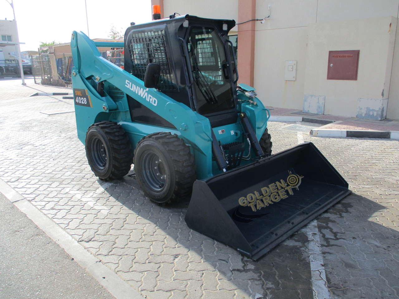 SUNWARD SWL4028 Skid Steer Loader - Mini utovarivač: slika 1 SUNWARD SWL4028 Skid Steer Loader - Mini utovarivač: slika 1