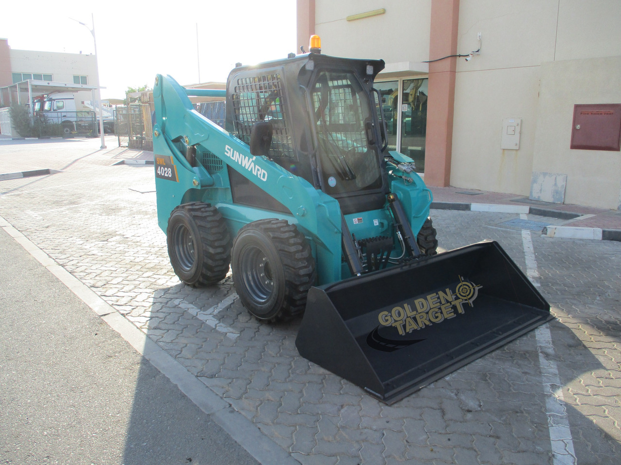 SUNWARD SWL4028 Skid Steer - Mini utovarivač: slika 1 SUNWARD SWL4028 Skid Steer - Mini utovarivač: slika 1