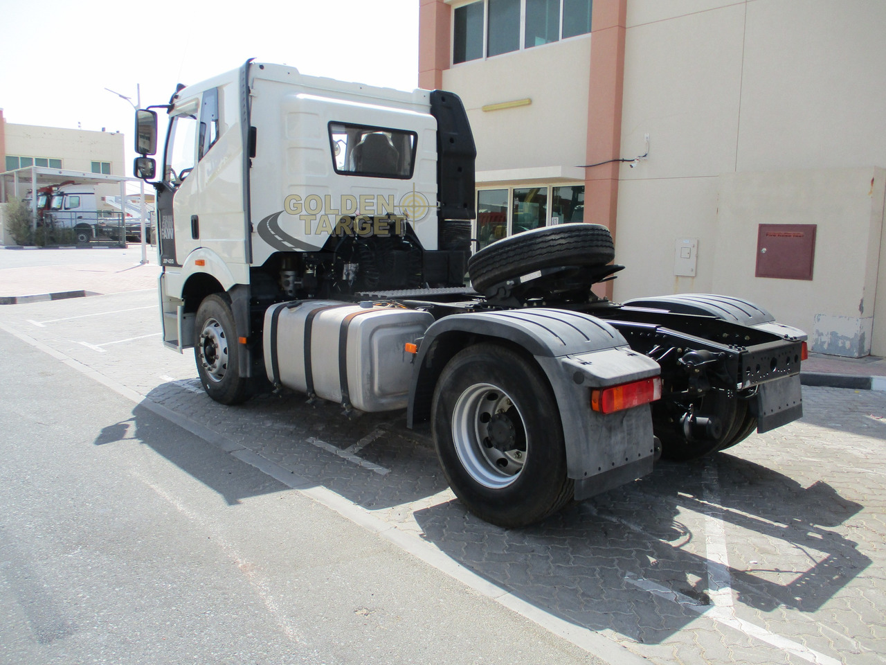 FAW J6P-420 4x2 Head Truck - Tegljač: slika 4 FAW J6P-420 4x2 Head Truck - Tegljač: slika 4