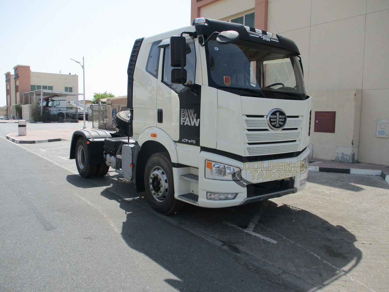 FAW J6P-420 4x2 Head Truck - Tegljač: slika 1 FAW J6P-420 4x2 Head Truck - Tegljač: slika 1
