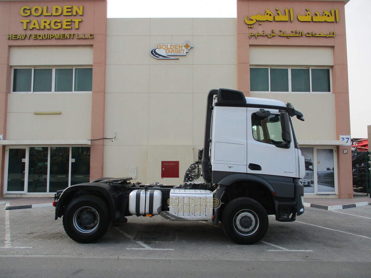 Mercedes-Benz Actros 2045 4x4 Head Truck - Tegljač: slika 5 Mercedes-Benz Actros 2045 4x4 Head Truck - Tegljač: slika 5