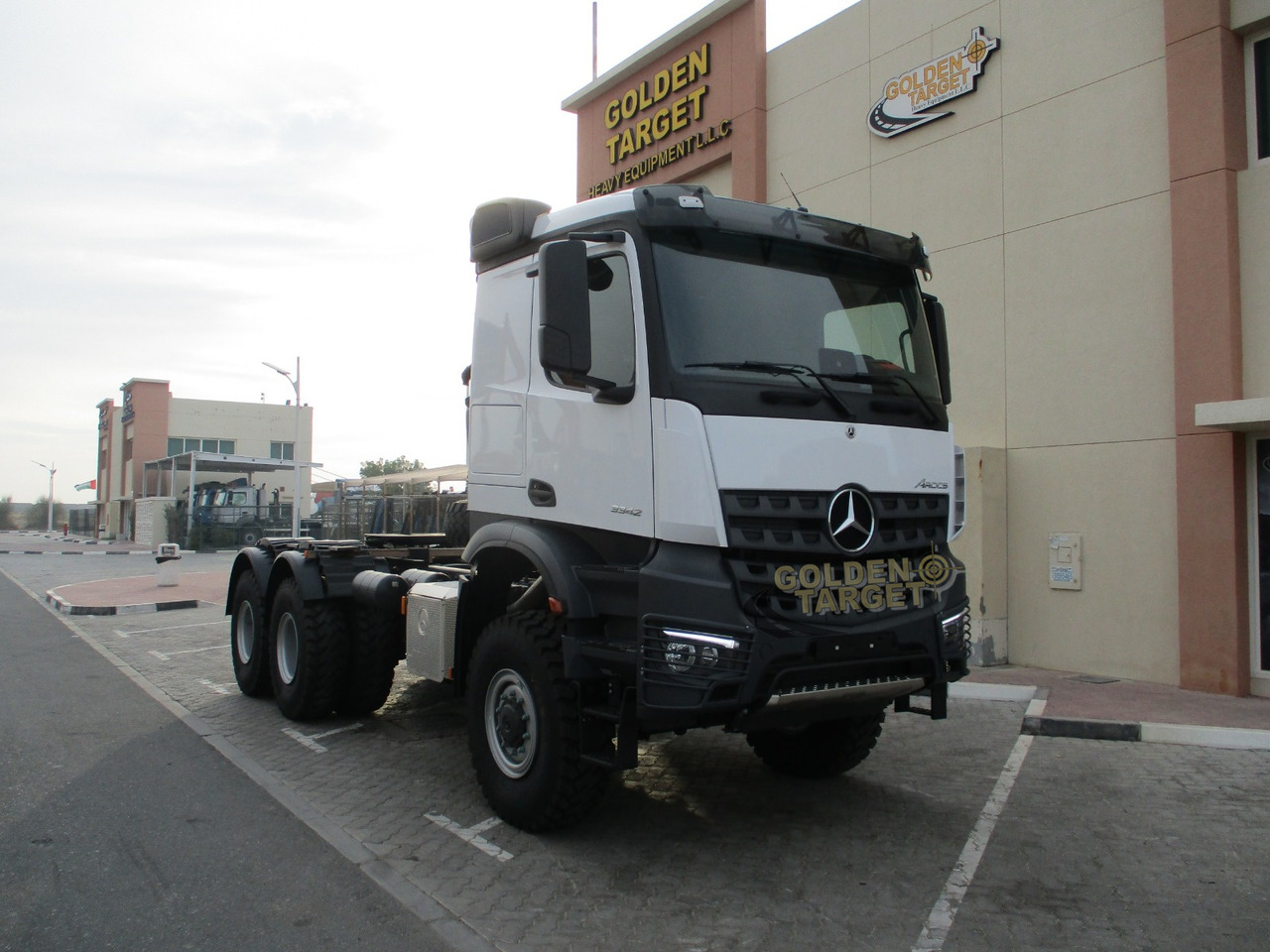 Mercedes-Benz Arocs 3342 6x6 Head Truck - Tegljač: slika 1 Mercedes-Benz Arocs 3342 6x6 Head Truck - Tegljač: slika 1