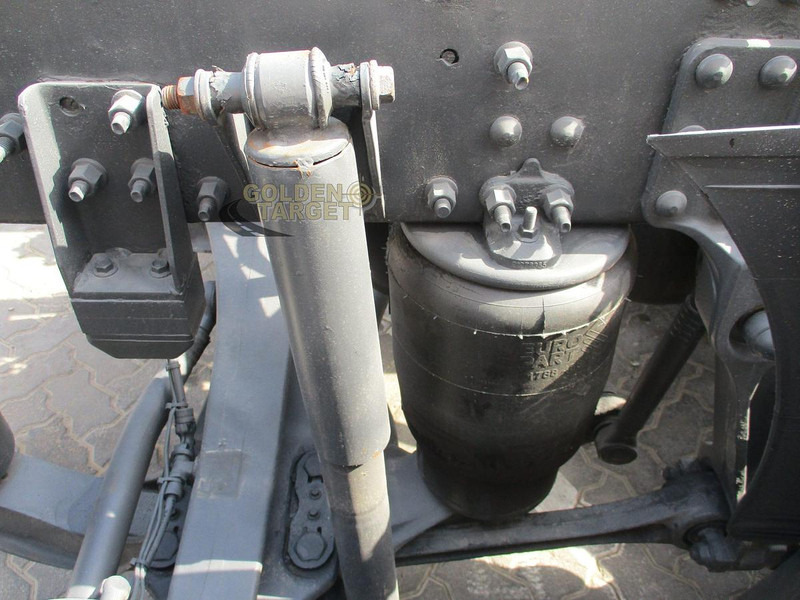 Poluprikolica sa golom šasijom Volvo FH 460: slika 8