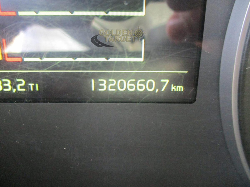 Poluprikolica sa golom šasijom Volvo FH 460: slika 13