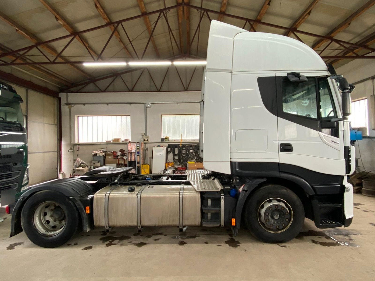Iveco Stralis 460 Hi-Way 4x2Tractor -Tipper hydraulic - Tegljač: slika 4 Iveco Stralis 460 Hi-Way 4x2Tractor -Tipper hydraulic - Tegljač: slika 4