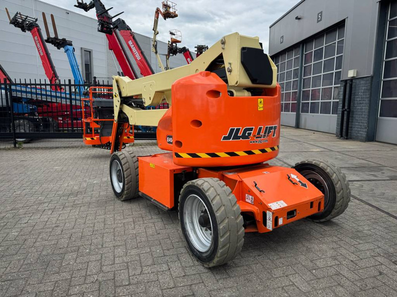 JLG E 450 AJ - Zglobna platforma: slika 2 JLG E 450 AJ - Zglobna platforma: slika 2