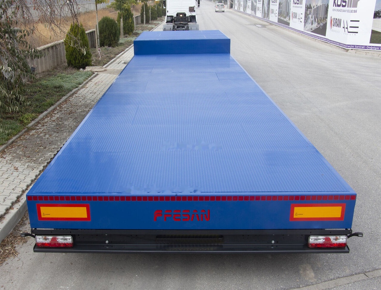 Fesan TRANSFORMER PLATFORM - Plato poluprikolica: slika 5 Fesan TRANSFORMER PLATFORM - Plato poluprikolica: slika 5