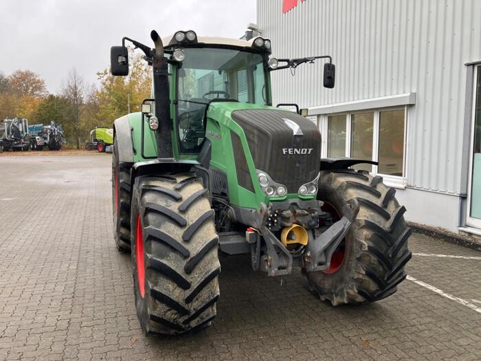 Fendt 824 Vario ProfiPlus - Traktor: slika 1 Fendt 824 Vario ProfiPlus - Traktor: slika 1