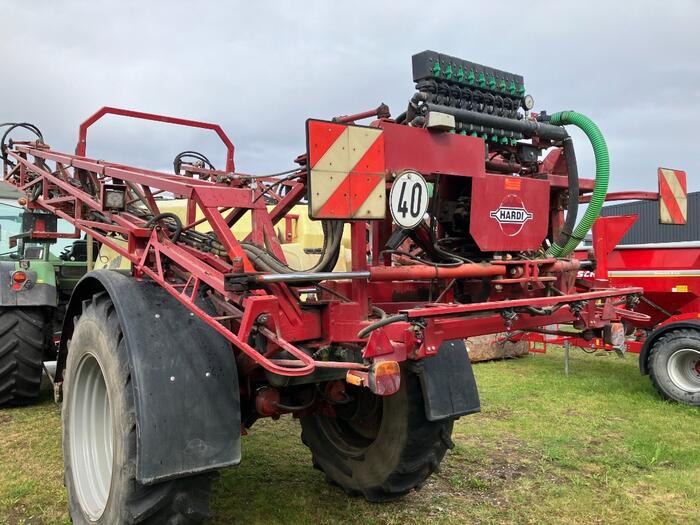 Hardi NAVIGATOR 4000 - Prskalica montirana na traktor: slika 4 Hardi NAVIGATOR 4000 - Prskalica montirana na traktor: slika 4
