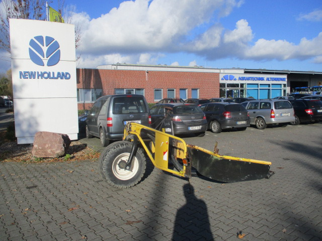 New Holland 300 F Zusatzfahrwerk - Kombajn za stočnu hranu: slika 1 New Holland 300 F Zusatzfahrwerk - Kombajn za stočnu hranu: slika 1