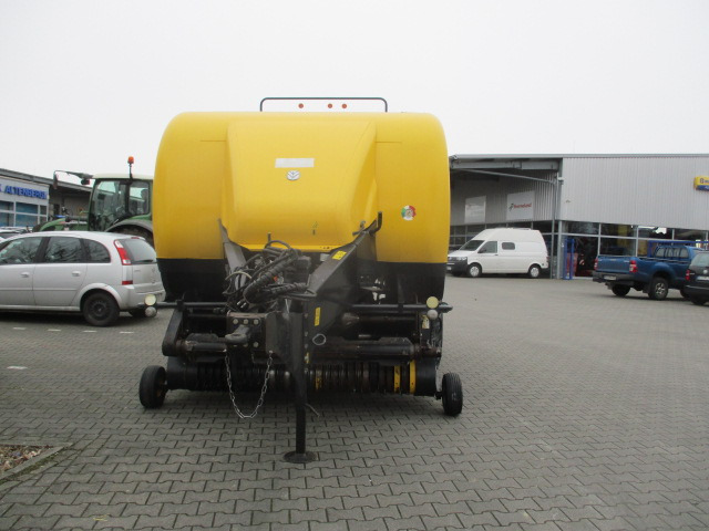 New Holland BB9060 / BB 9060 - Balirka za kockaste bale: slika 4 New Holland BB9060 / BB 9060 - Balirka za kockaste bale: slika 4