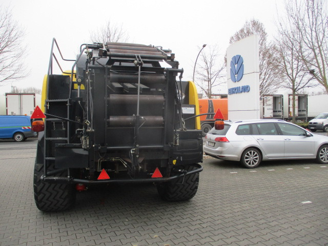 New Holland BB9060 / BB 9060 - Balirka za kockaste bale: slika 3 New Holland BB9060 / BB 9060 - Balirka za kockaste bale: slika 3