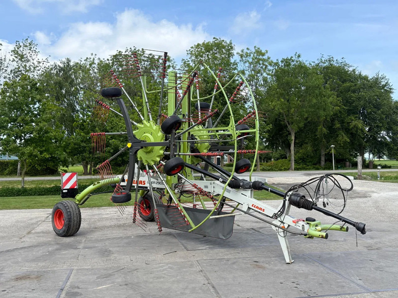 Claas Liner 2900 Zwadhark 2 rotorhark zwiller - Prevrtač/ Grabuljač: slika 2 Claas Liner 2900 Zwadhark 2 rotorhark zwiller - Prevrtač/ Grabuljač: slika 2