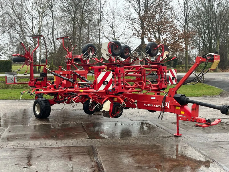 Lely Lotus 1325 getrokken schudder - Prevrtač/ Grabuljač: slika 1 Lely Lotus 1325 getrokken schudder - Prevrtač/ Grabuljač: slika 1