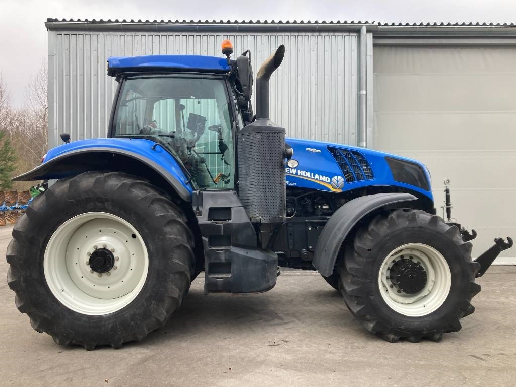 New Holland T 8.320 AC - Traktor: slika 2 New Holland T 8.320 AC - Traktor: slika 2