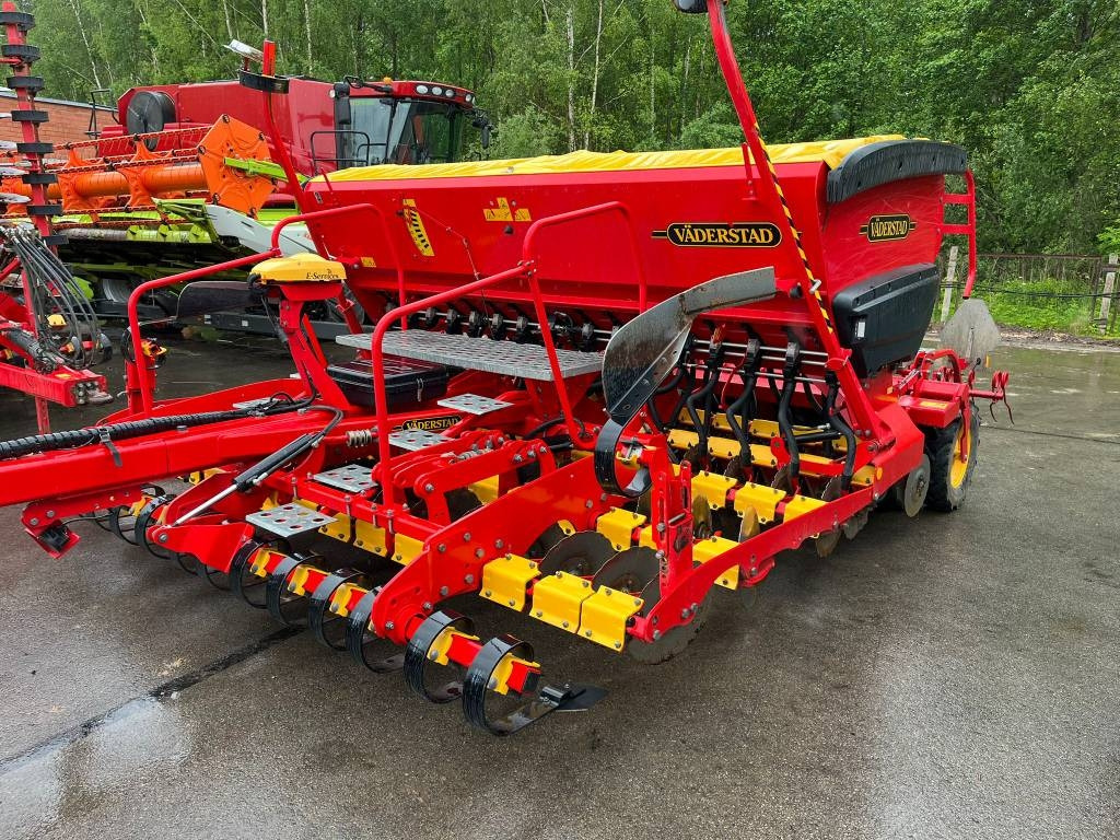 Vaderstad Rapid RD400C - Kombinovana mašina za setvu: slika 2 Vaderstad Rapid RD400C - Kombinovana mašina za setvu: slika 2