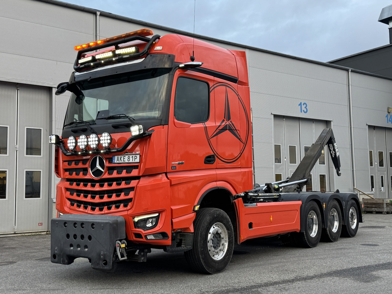 Tridemväxlare Mercedes-Benz Arocs 3758 -2023 | JOAB 24 ton | Plogutrustad - Kamion sa hidrauličnom kukom: slika 1 Tridemväxlare Mercedes-Benz Arocs 3758 -2023 | JOAB 24 ton | Plogutrustad - Kamion sa hidrauličnom kukom: slika 1
