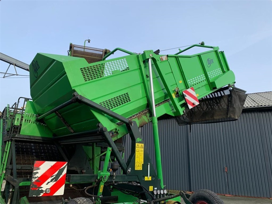 AVR
8200 Spirit Ekstra aksel med hjultræk - Kombajn za krompir: slika 4 AVR
8200 Spirit Ekstra aksel med hjultræk - Kombajn za krompir: slika 4