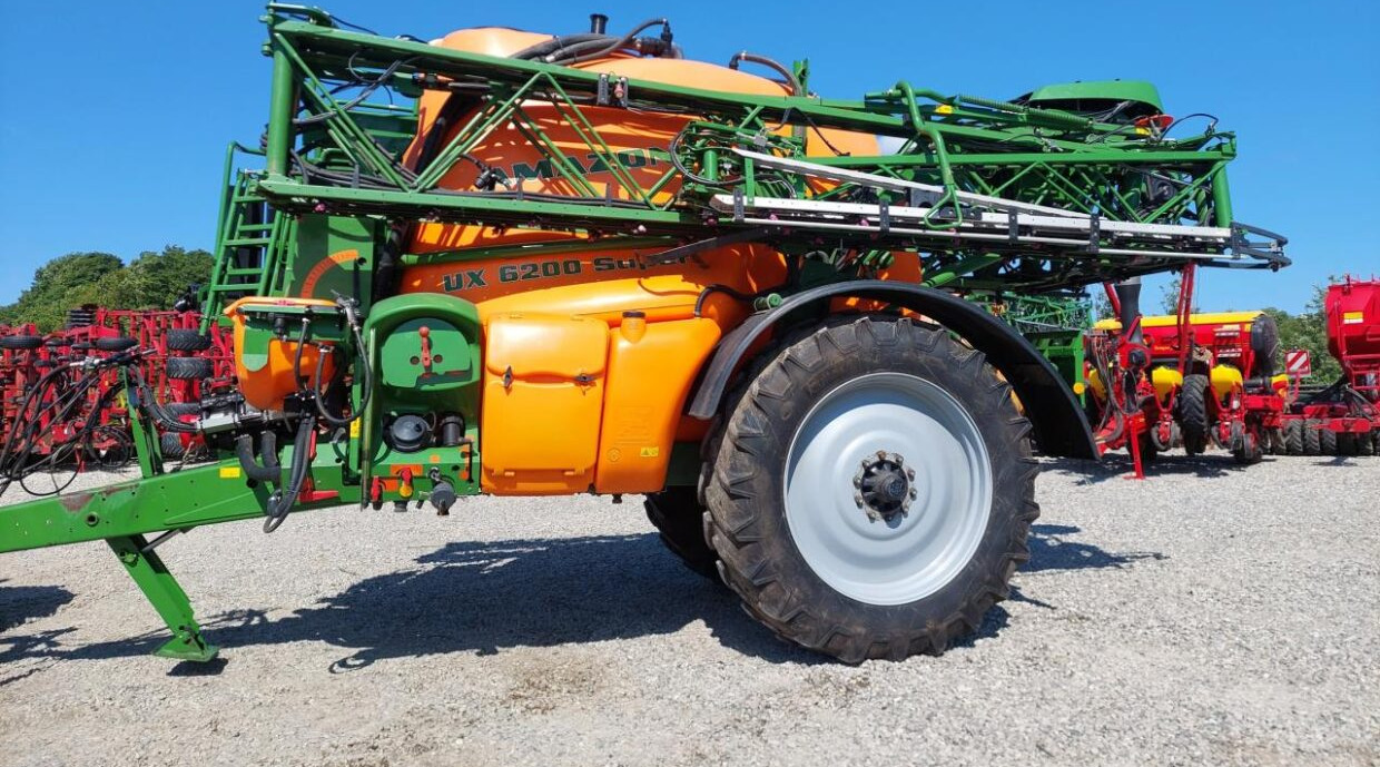 Amazone UX 6200 SUPER - 36-30-24m - Vučena prskalica: slika 3 Amazone UX 6200 SUPER - 36-30-24m - Vučena prskalica: slika 3