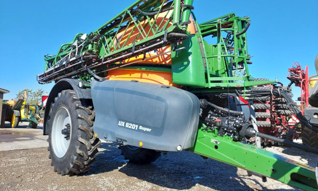 Amazone UX 6201 Super - 24-30-36m - Vučena prskalica: slika 3 Amazone UX 6201 Super - 24-30-36m - Vučena prskalica: slika 3