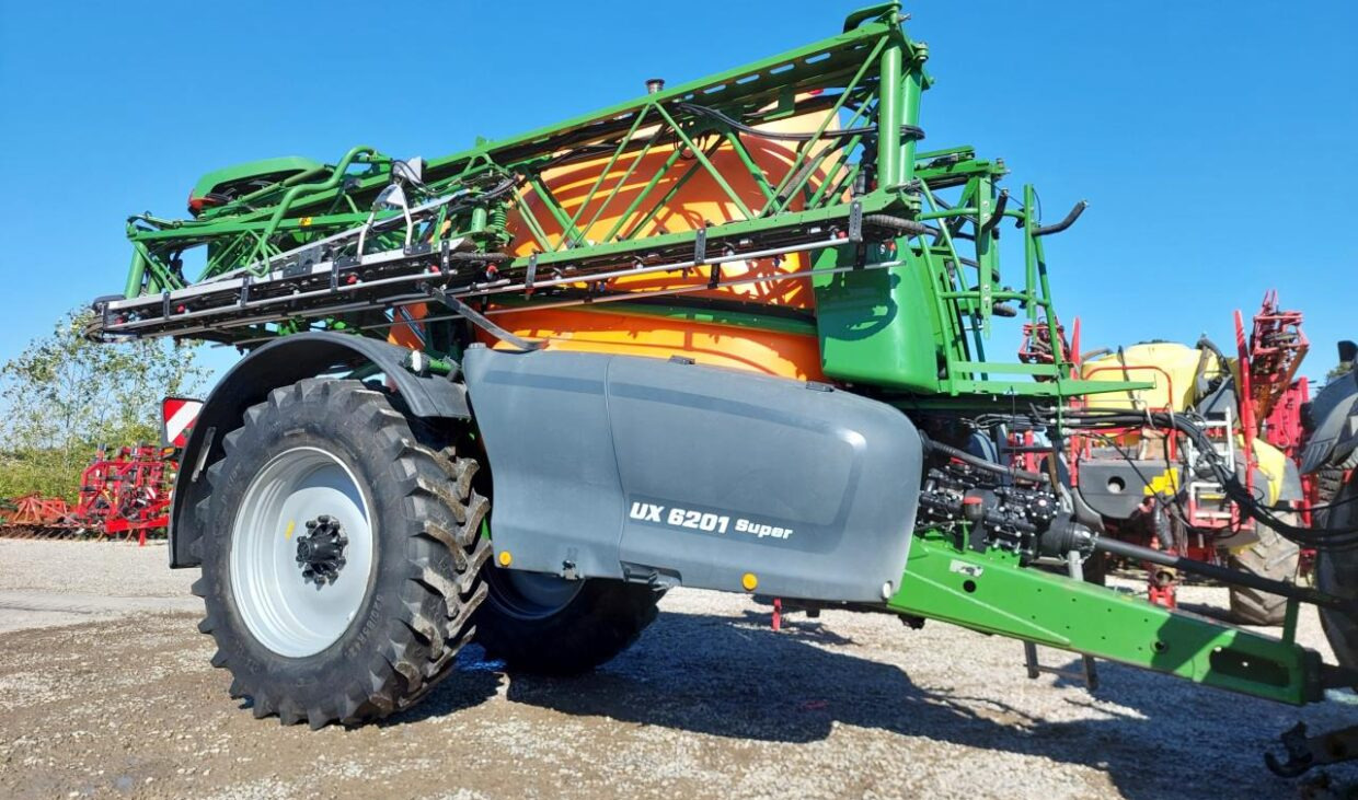 Amazone UX 6201 Super - 24-30-36m - Vučena prskalica: slika 1 Amazone UX 6201 Super - 24-30-36m - Vučena prskalica: slika 1