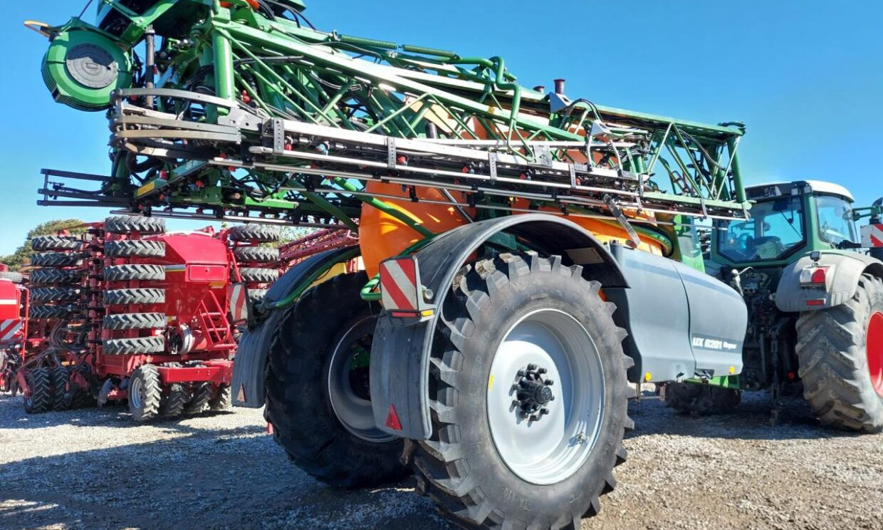 Amazone UX 6201 Super - 24-30-36m - Vučena prskalica: slika 4 Amazone UX 6201 Super - 24-30-36m - Vučena prskalica: slika 4