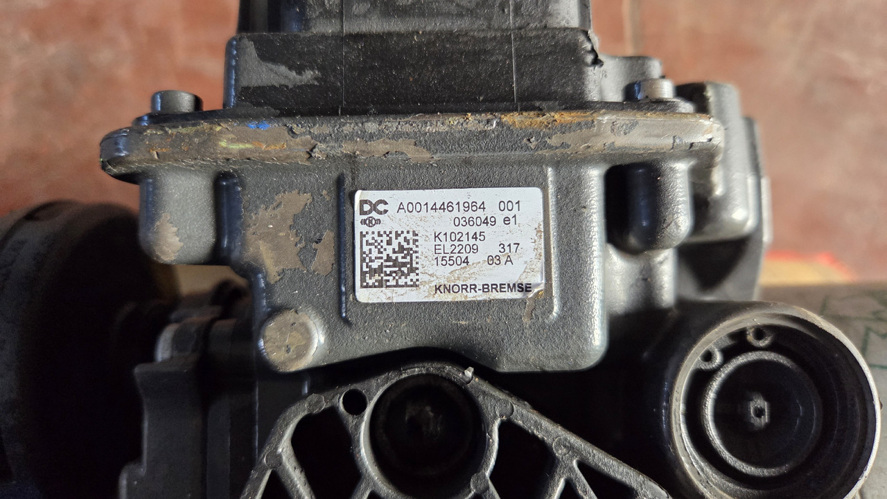 KNORR-BREMSE CONTROL UNIT EAPU K 102145 - Upravljačka jedinica za Kamion: slika 4 KNORR-BREMSE CONTROL UNIT EAPU K 102145 - Upravljačka jedinica za Kamion: slika 4