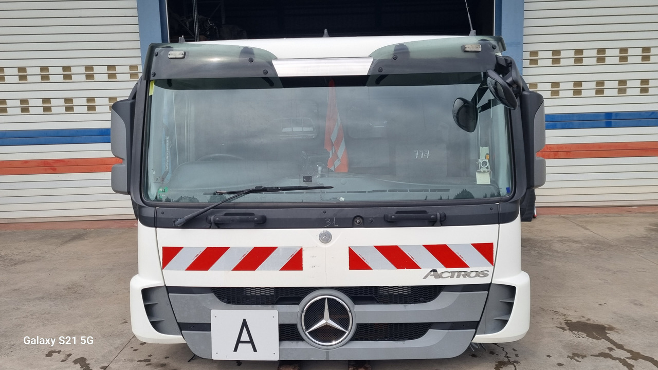 MERCEDES ACTROS  MP3  EURO 5 - Kabina: slika 2 MERCEDES ACTROS  MP3  EURO 5 - Kabina: slika 2